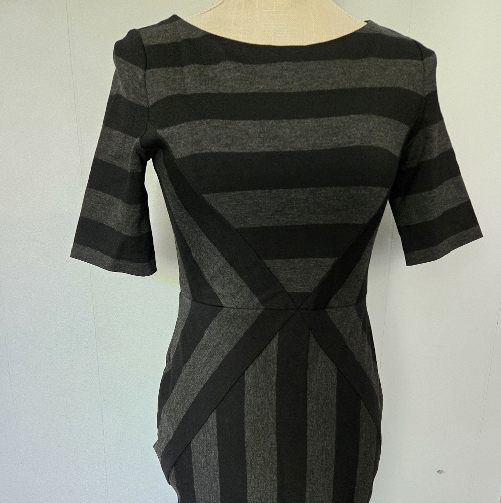 Maeve Black and Gray Bodycon Dress Short Sleeve Crew Neck